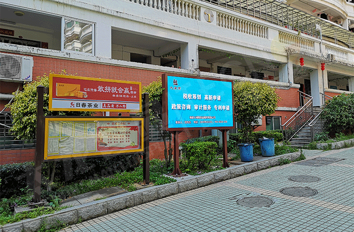 福建泉州小區(qū)戶外LED廣告機(jī).png