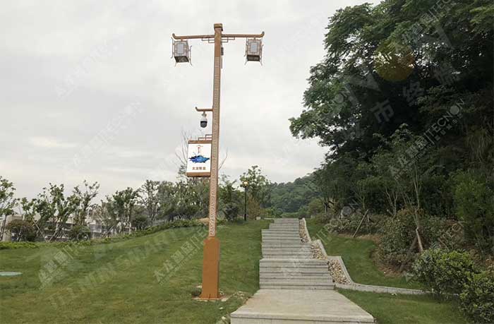 上海公園智慧燈桿屏.jpg