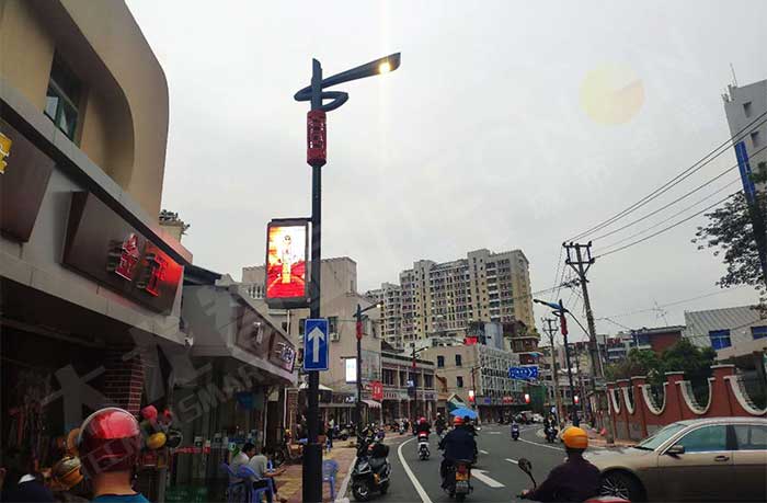 廈門中山路商圈步行街的智慧燈桿+燈桿屏